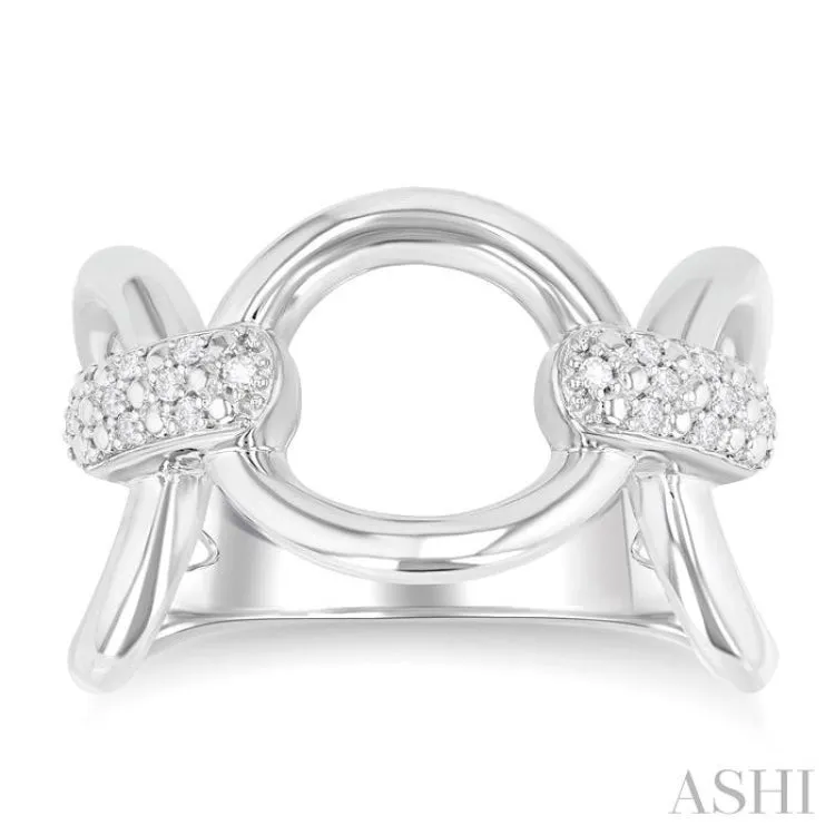 1/10 Ctw Oval Shape Bar Accent Round Cut Diamond Bold Fashion Ring in Sterling Silver