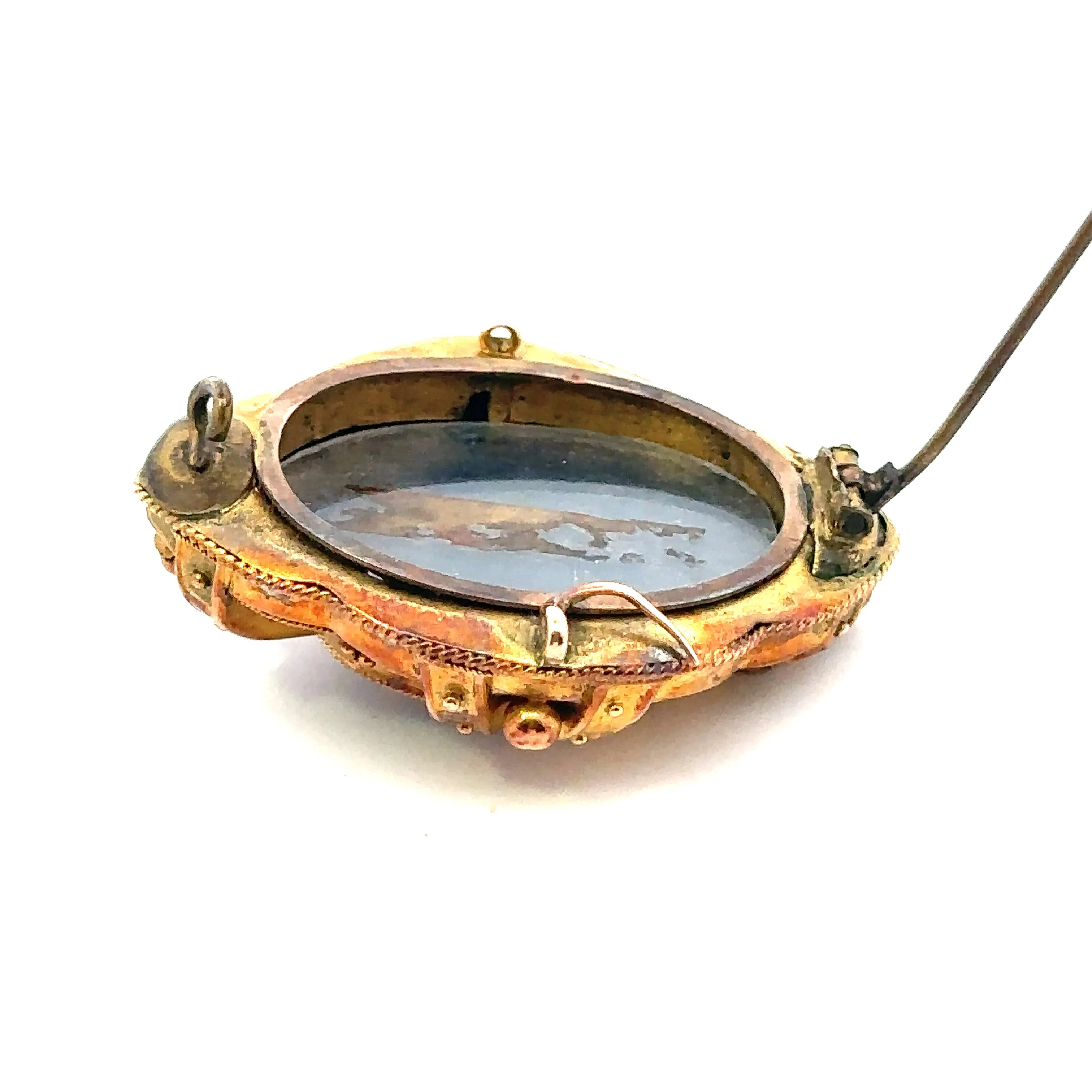 9ct Yellow Gold and Diamond Brooch