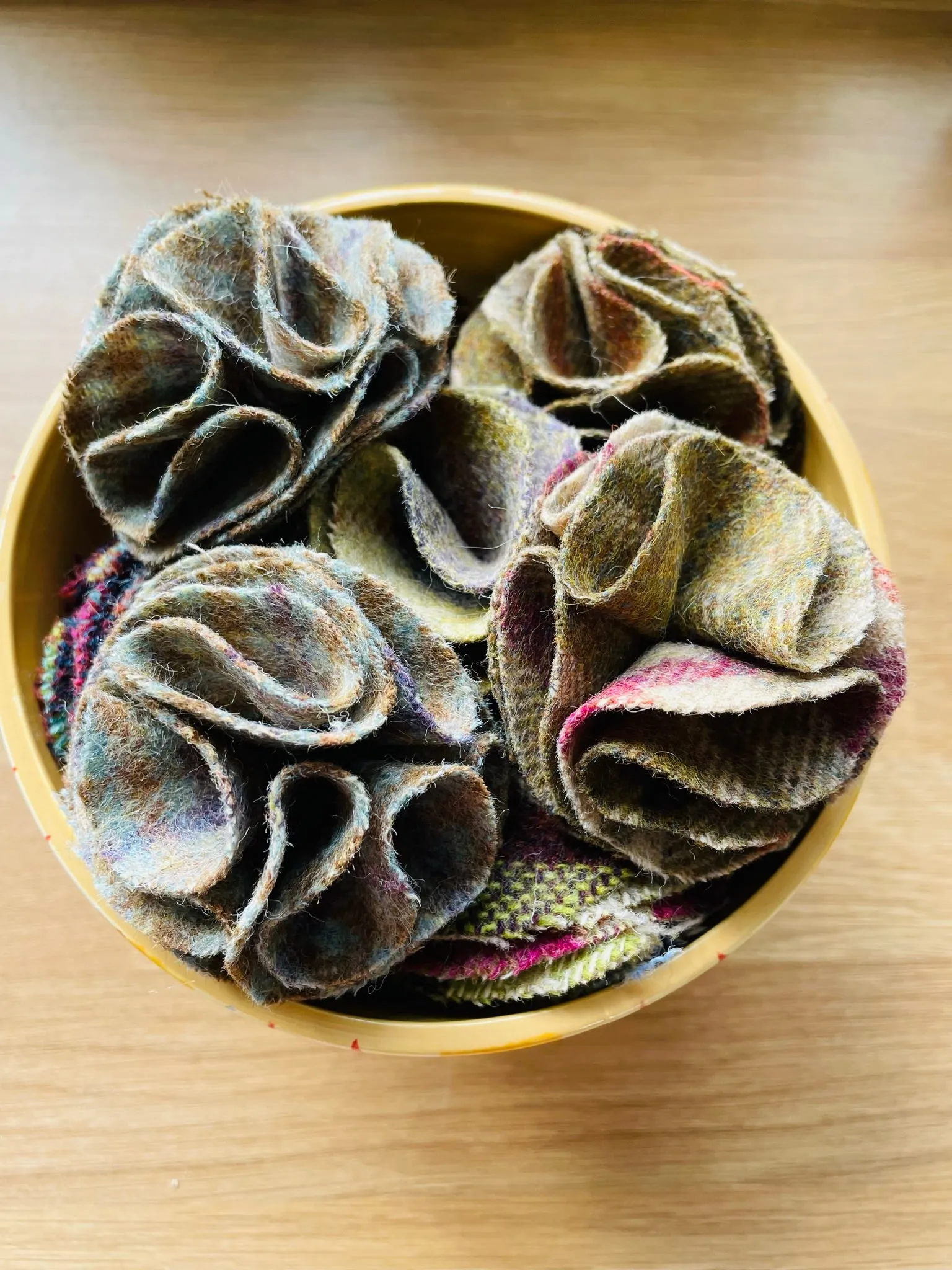 Flower brooches
