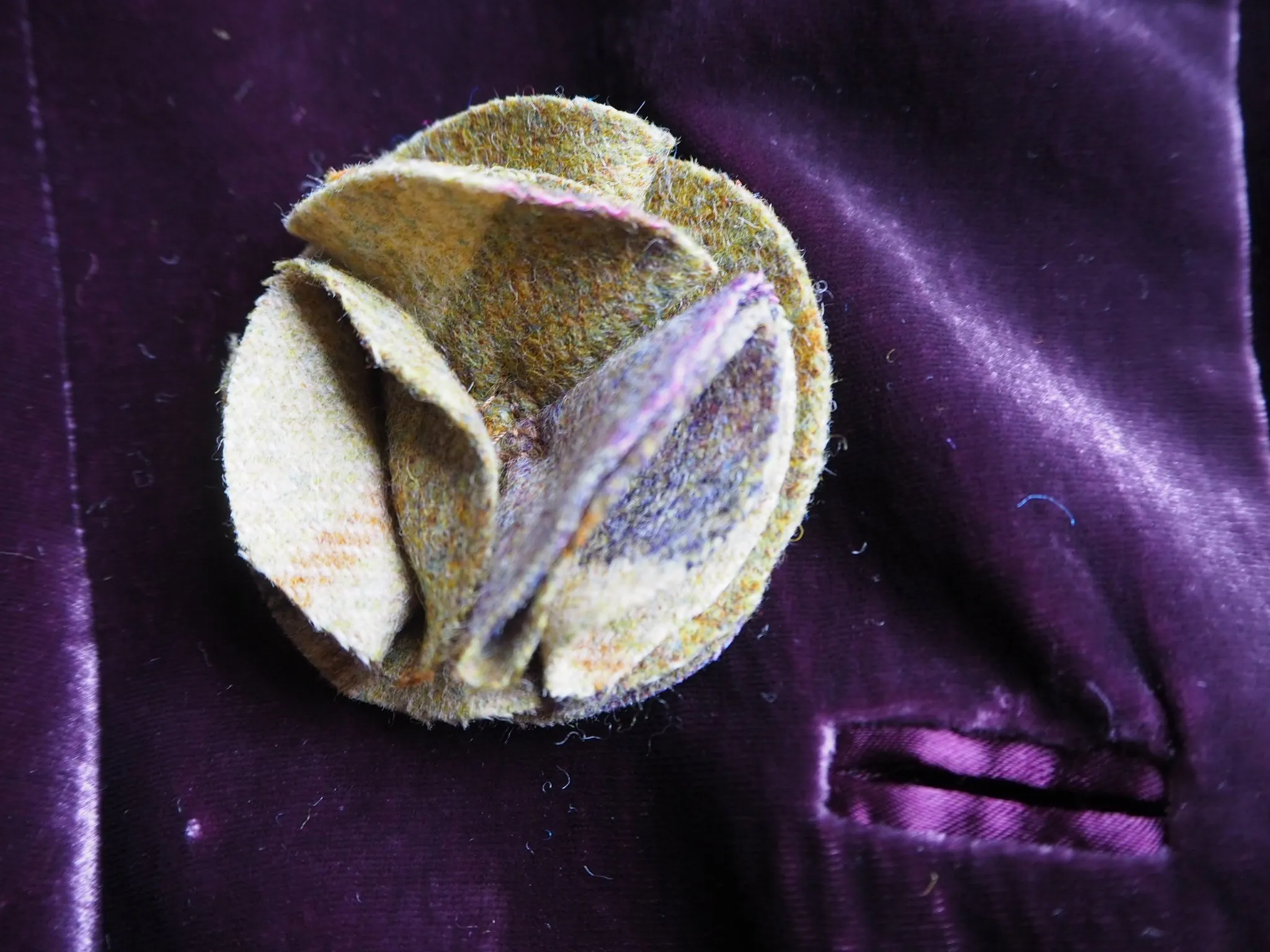Flower brooches