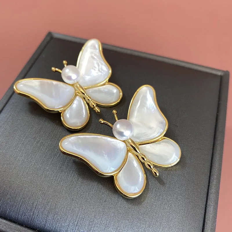 Luxury Pearl White Butterfly Brooch Exquisite Insect Pins Corsage Brooches Woman