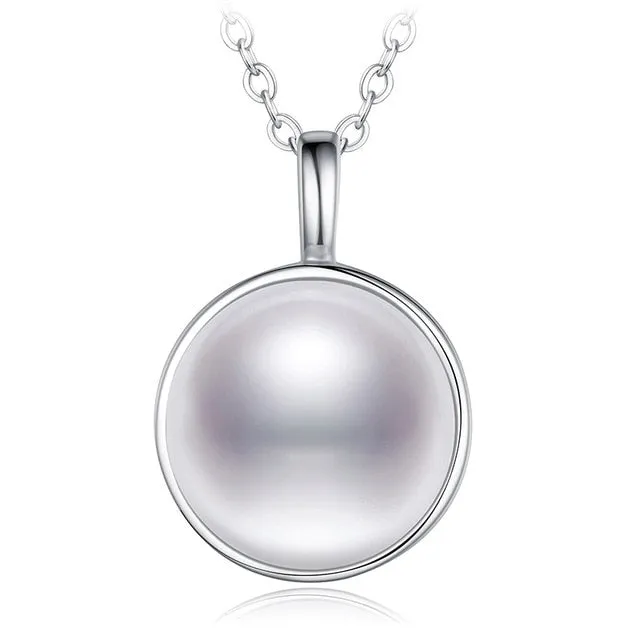 Modern Pearl Necklace