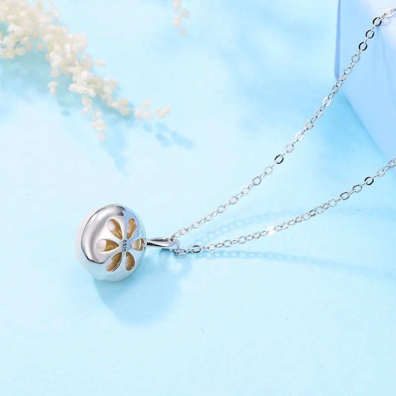 Modern Pearl Necklace