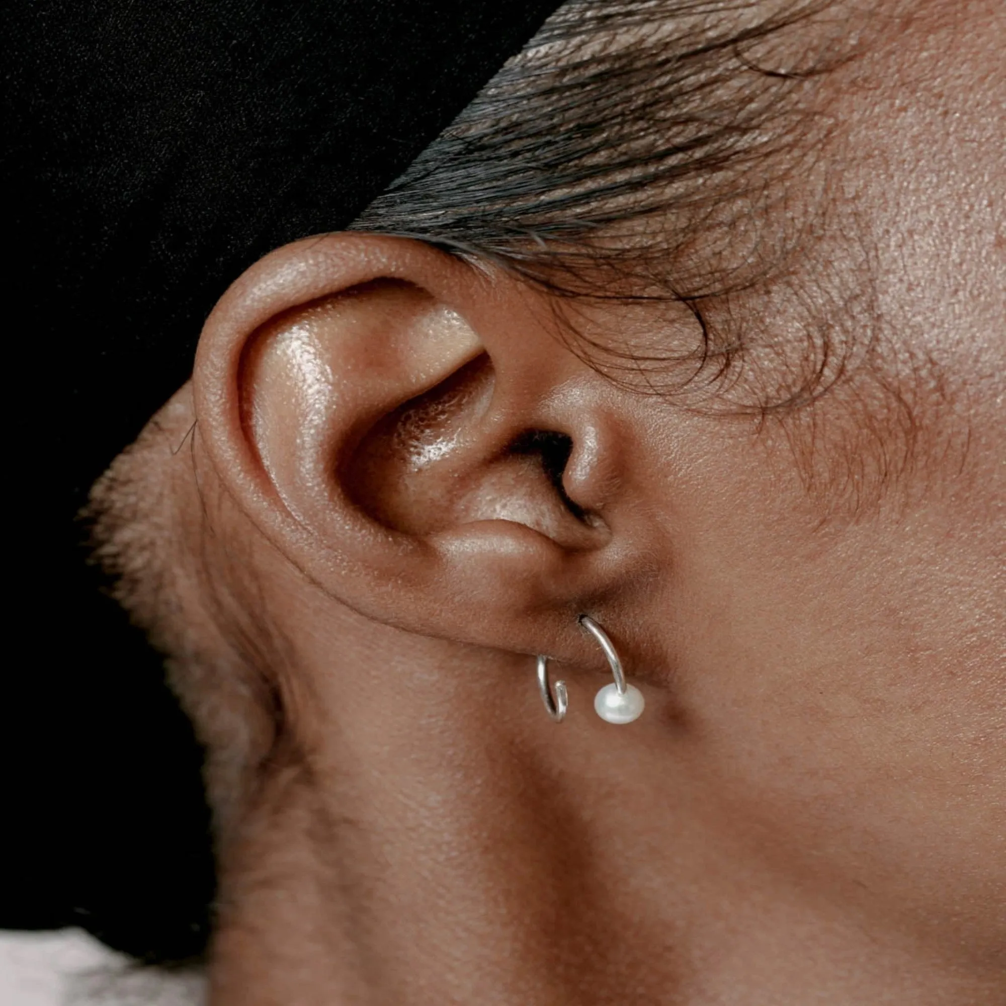 Swirl Hoops With Freshwater Pearls (Silver)