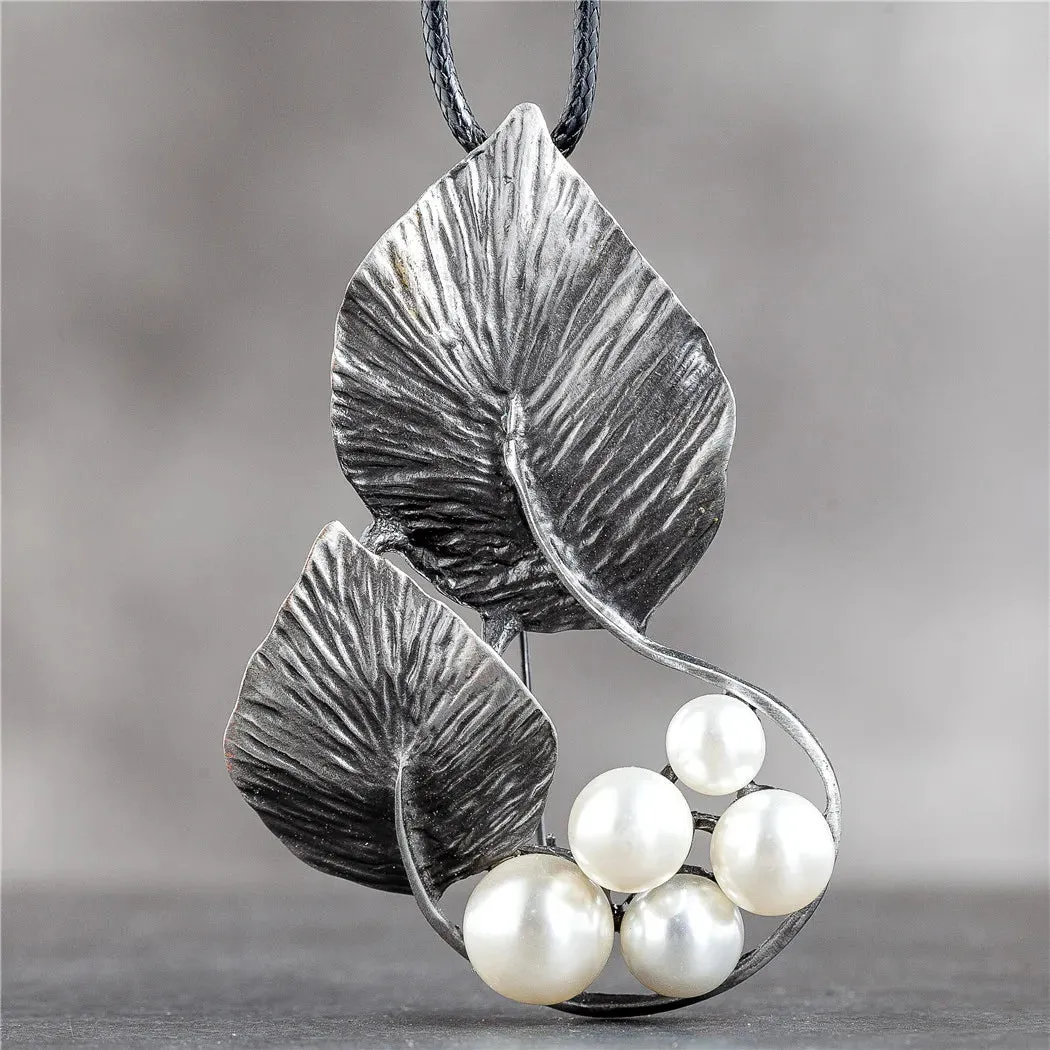 Vintage Leaf Pendant Long Necklace