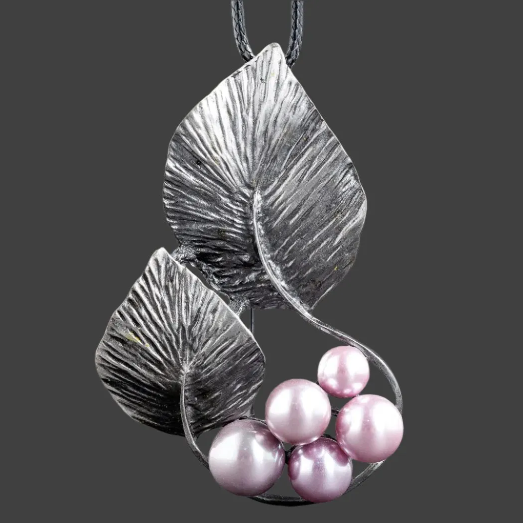Vintage Leaf Pendant Long Necklace
