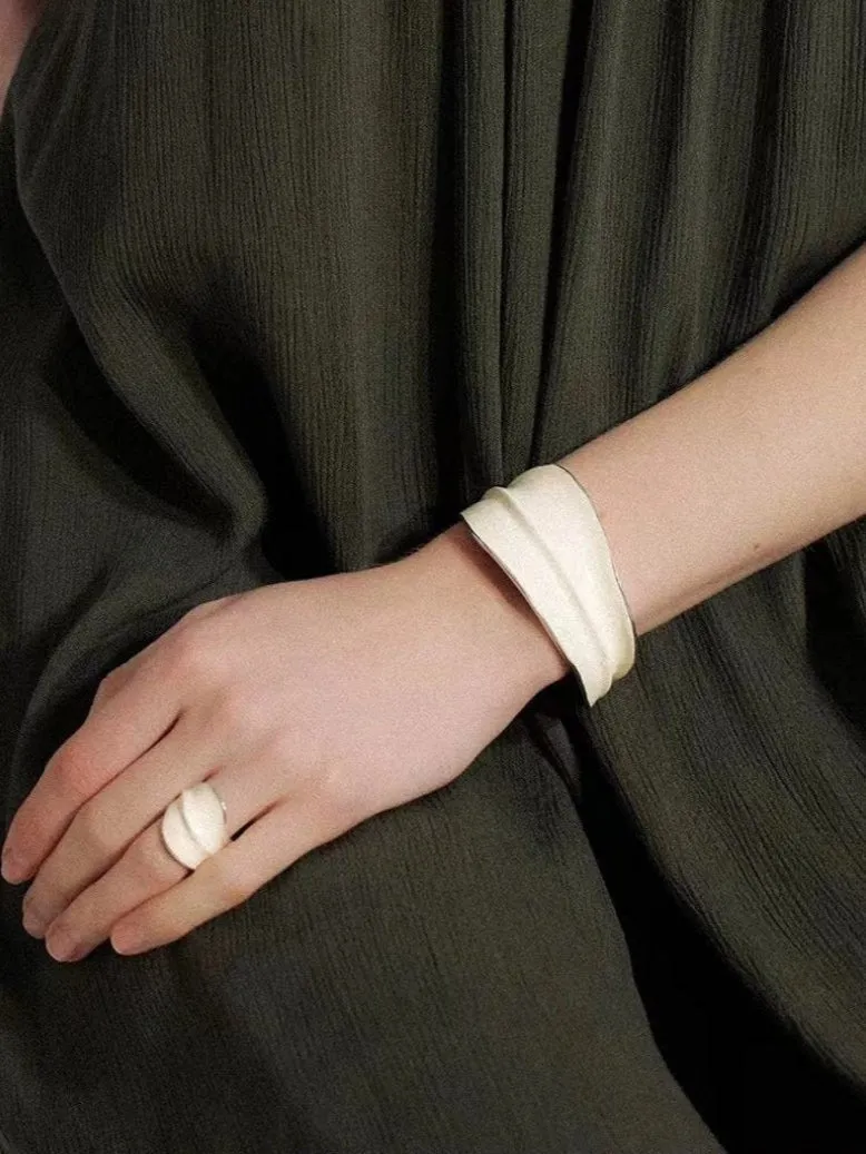 White Enamel Scroll Leaf Width Face Bangles Bracelet